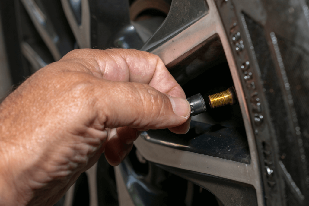 Saiba como fazer calibragem do pneu do seu carro